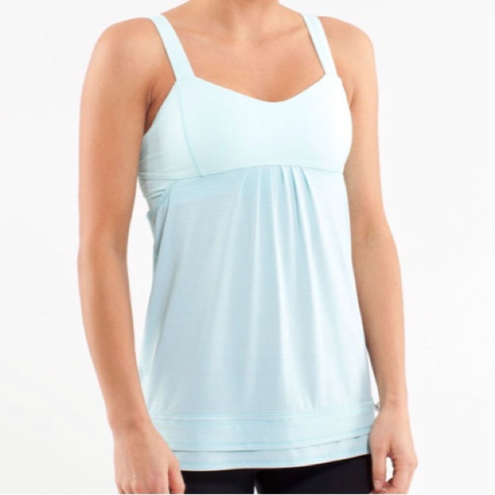 Lululemon Run: Back On Track Tank
Heathered Aquamarine Size 8